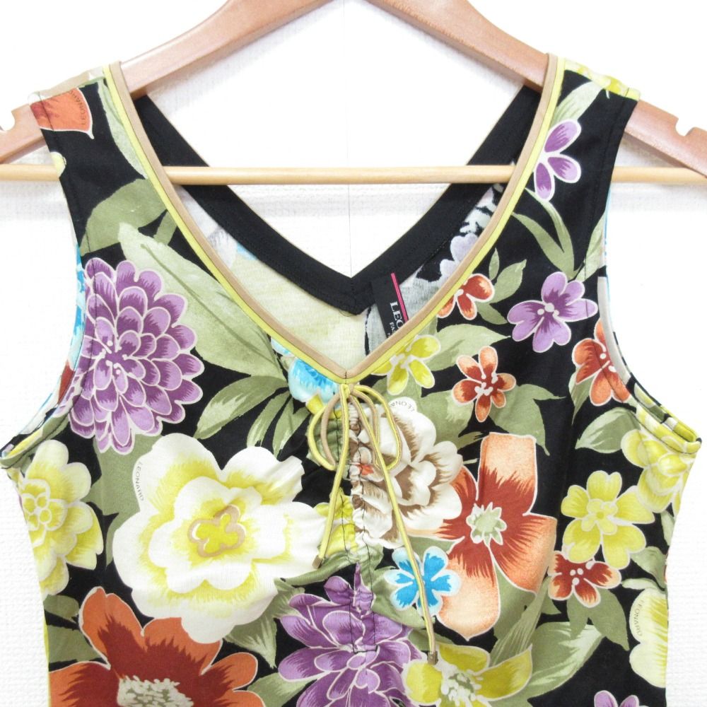 LEONARD - 美品 LEONARD レオナール フラワープリント リボン Vネック ノースリーブ カットソー プルオーバー ブラック マルチカラー レディース 古着 中古 USED LEONARD 美品 レオナール フラワープリント リボン Vネック