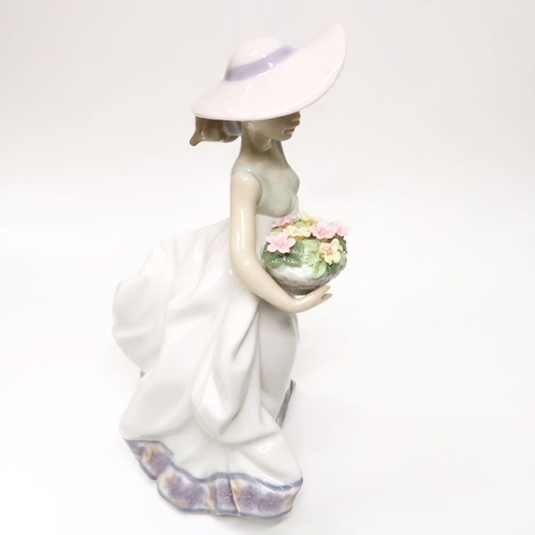LLADRO リヤドロ 春の花かご 5790 フィギュリン ※欠けあり