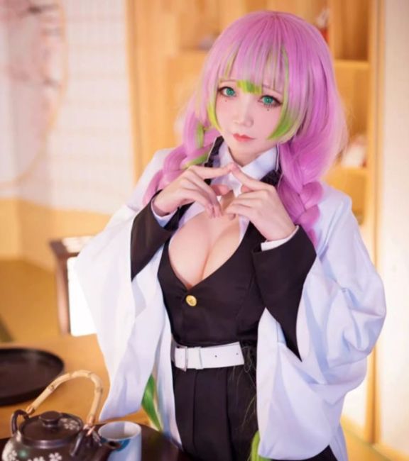 甘露寺蜜璃 コスプレ衣装