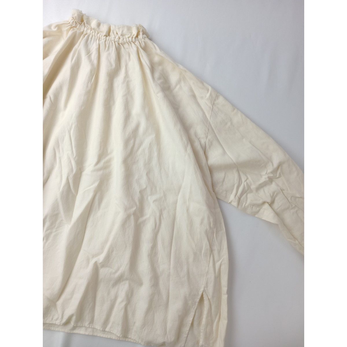 美品 OUVERT ウーヴェル 2way 綿シルクブラウス アイボリー 日本製 OUVERT（ウーヴェル）＊80sコードクロスフリルカラーブラウス(4