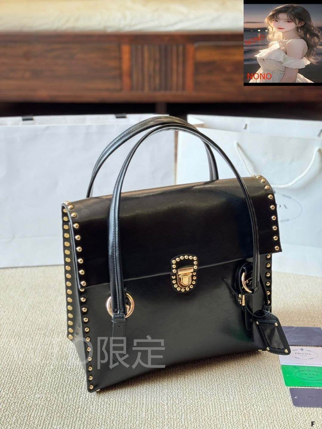 レトロなPRADAショルダーバッグ 楽天市場】PRADA プラダ ヴィンテージ ロゴ型押し ブラック 黒