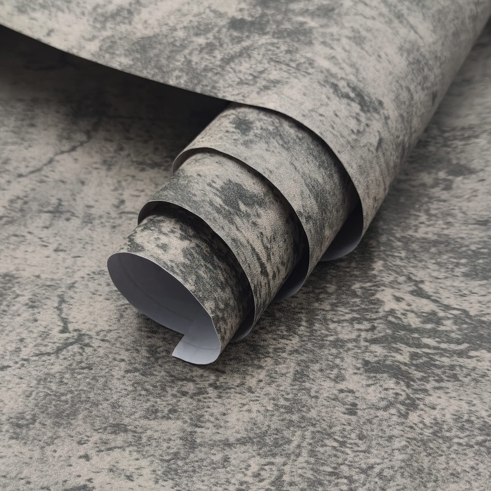 中国古美術・銅製の高浮き彫り鎏金宝石を嵌め缶・茶道具・置物・文房具