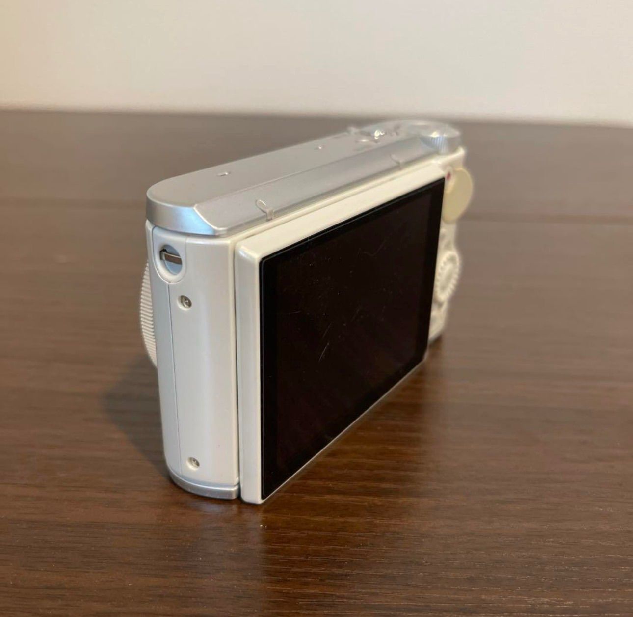 4783 CASIO EXILIM ZR3200 ホワイト デジカメ ジャンク - メルカリ