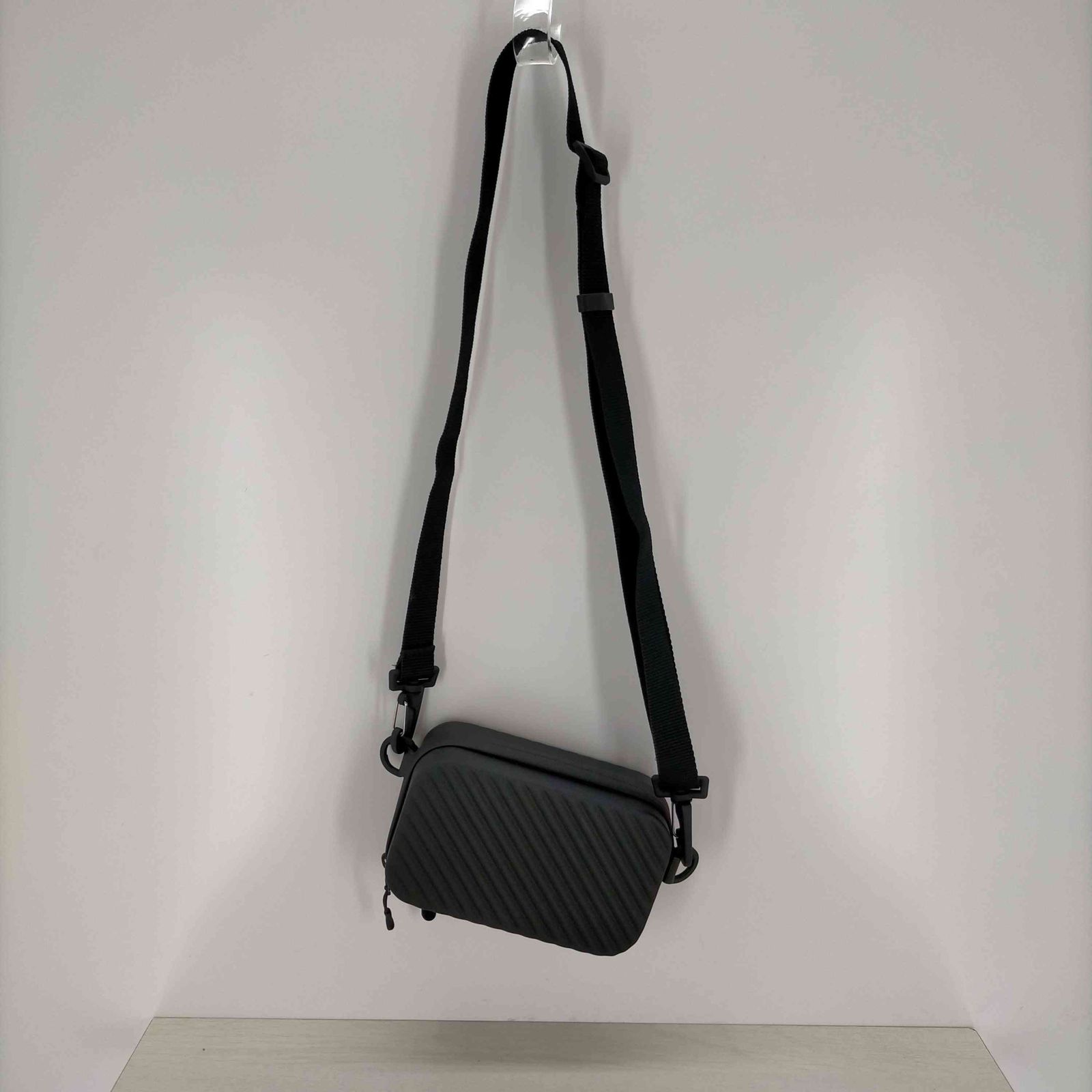 Amazon.co.jp: ZARA ハードショルダーバッグ BLACK : おもちゃ