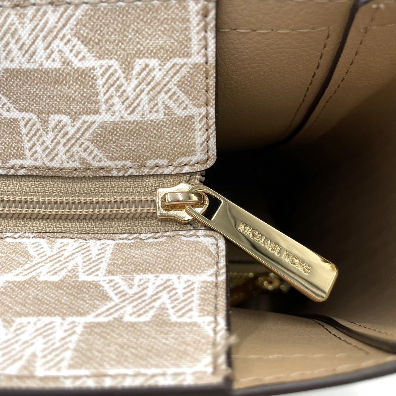K201】最終値下げ/MICHAEL KORS（マイケルコース）/トートバッグ 