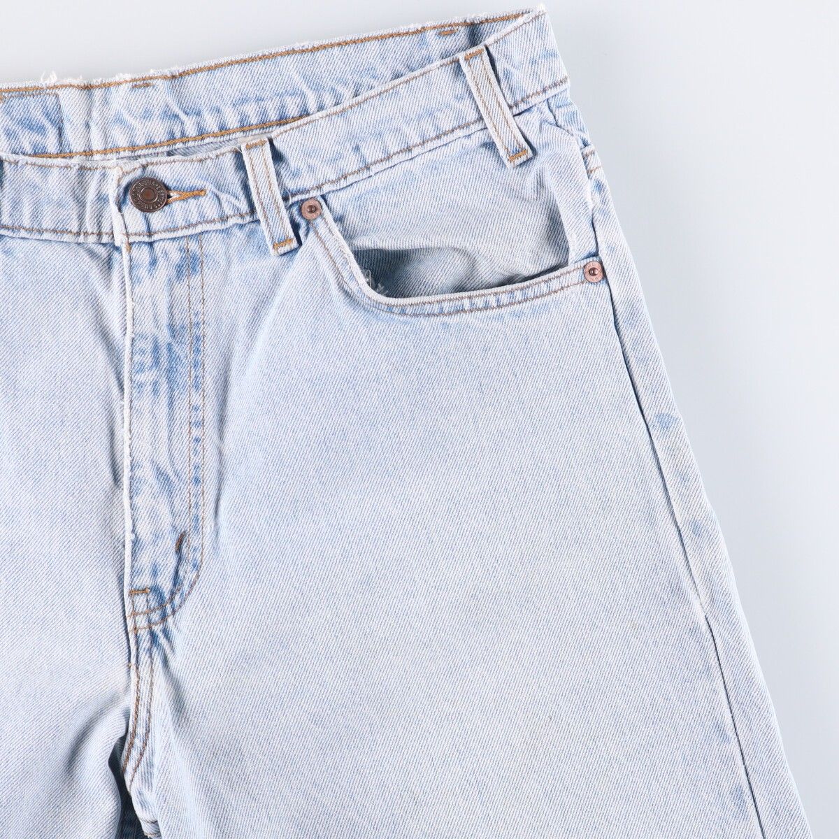 テーパードデニムパンツ