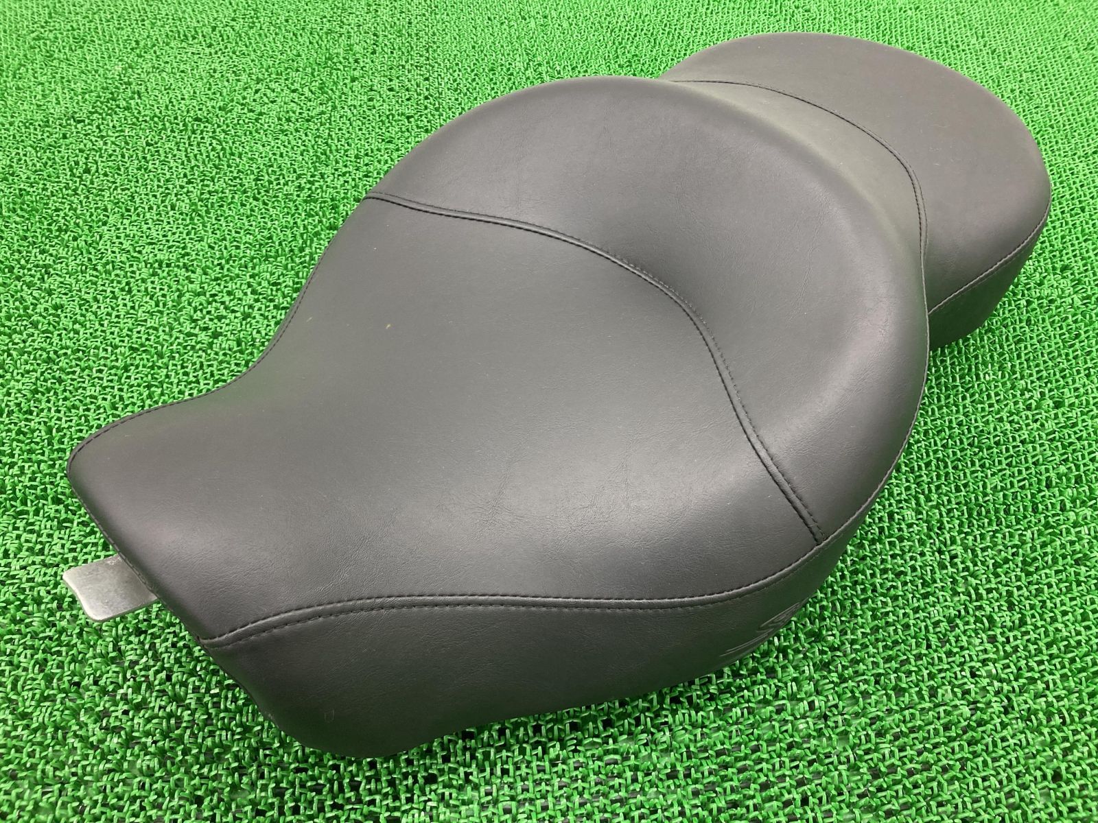 スポーツスター シート ハーレー 純正 中古 07年～21年XL883 XL1200