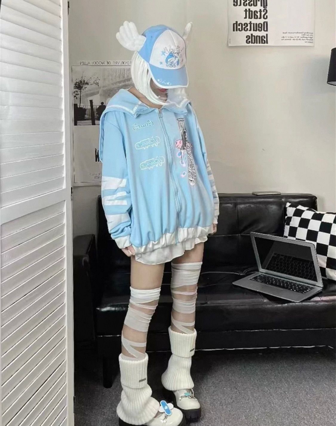 ??【地雷系】傷だらけ天使プリントパーカー? 個性的なデザイン✨ 包帯柄袖が特徴的?