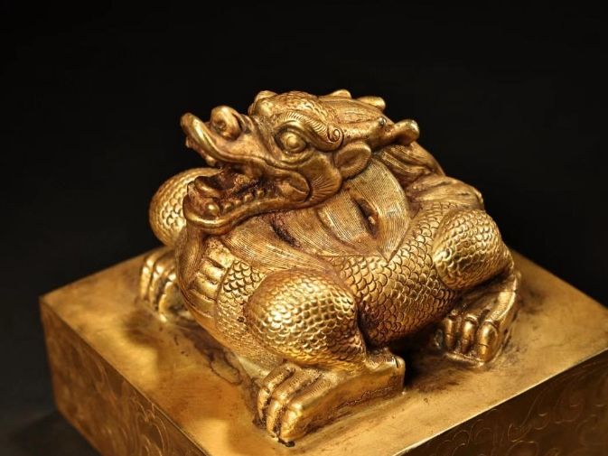 福袋特集 2024 中国古美術・旧蔵鏨刻鎏金の龍印鑑玉璽・純銅製・高浮彫・置物 工芸品