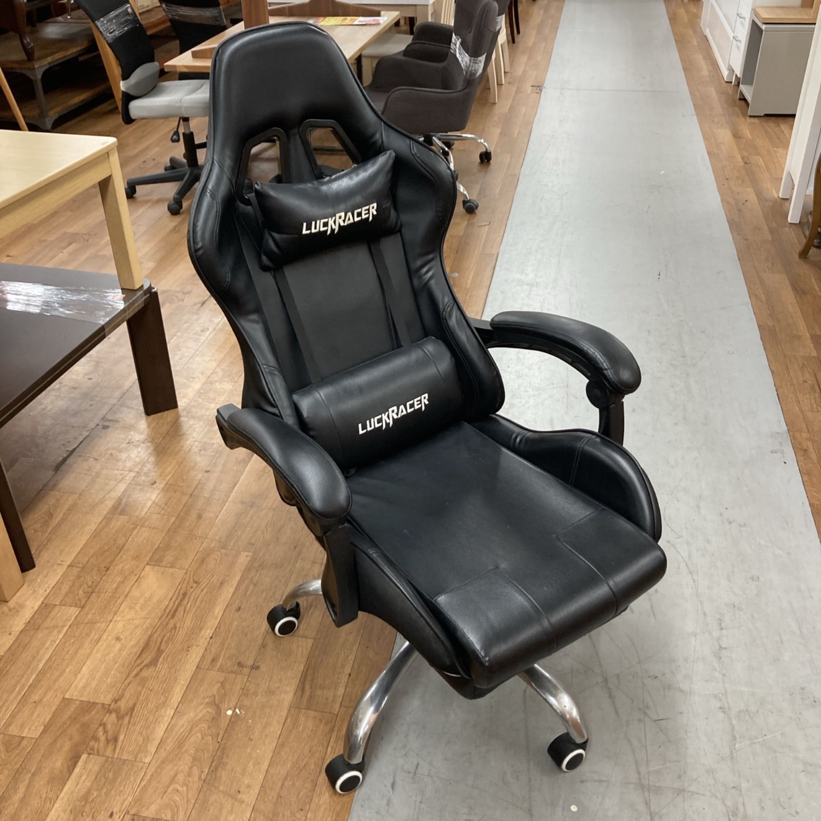 S352 LUCKRACER ゲーミングチェア リクライニング テレワーク 一体式オットマン付き 幅53cm