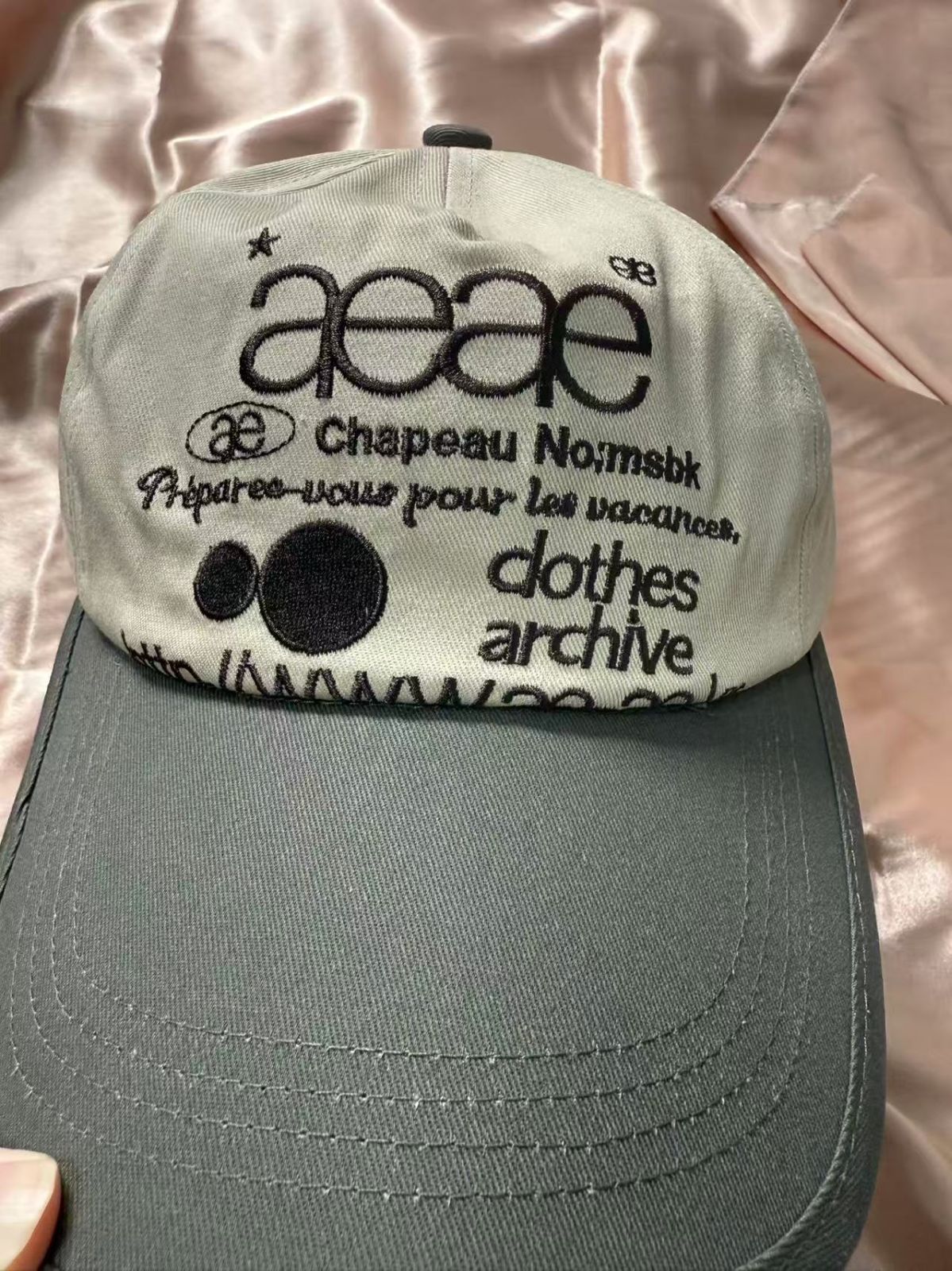aeae キャップ 帽子 ベースボールキャップ 刺繍デザイン AEAE 刺繍入り ベースボールキャップ ホワイト/ブラック - メルカリ