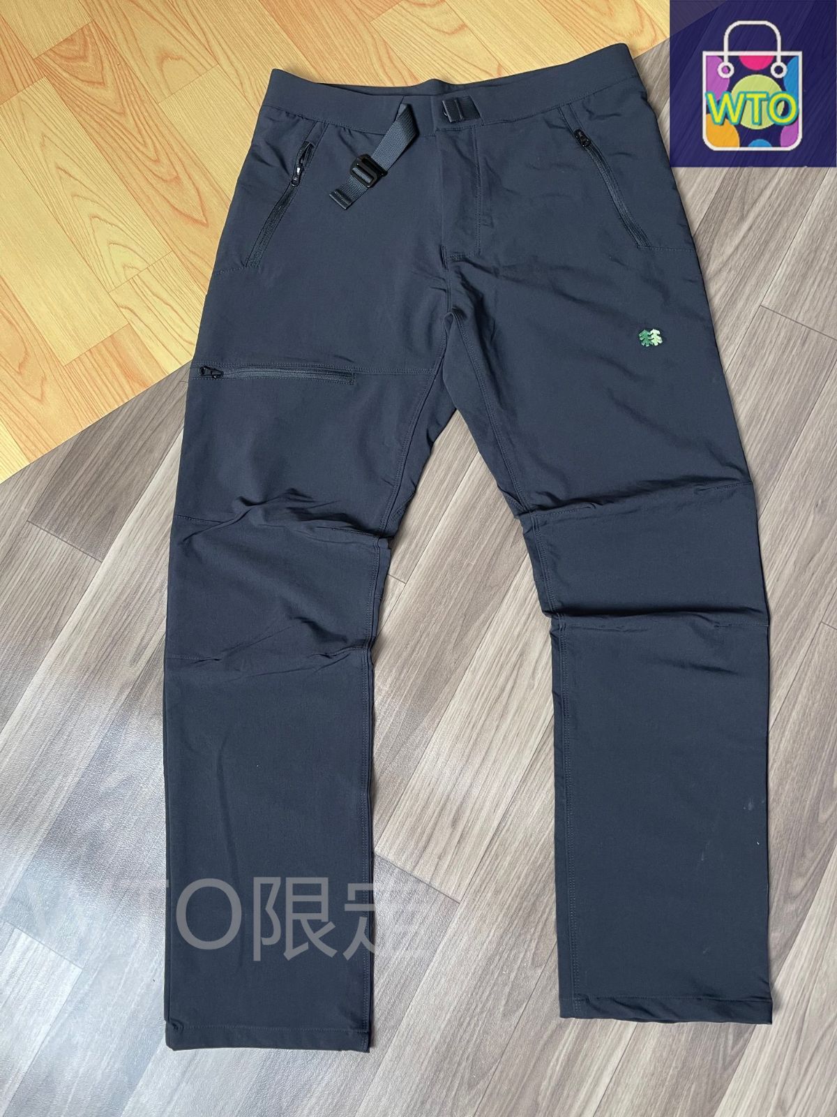 コロンスポーツ KOLON SPORT ハイキングとキャンプ用 男性のアウトドアスポーツ用 通気性と速乾性のあるソフトシェル ヘビーワーク刺繍の長パンツ -WTO輸入1