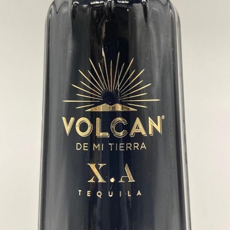 ボルカン X.A ルミナス テキーラ 700ml 40% VOLCAN 未開栓