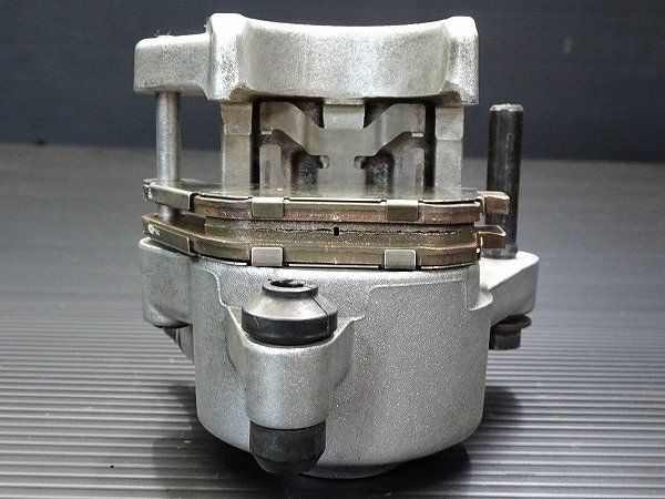 純正 リアブレーキキャリパー