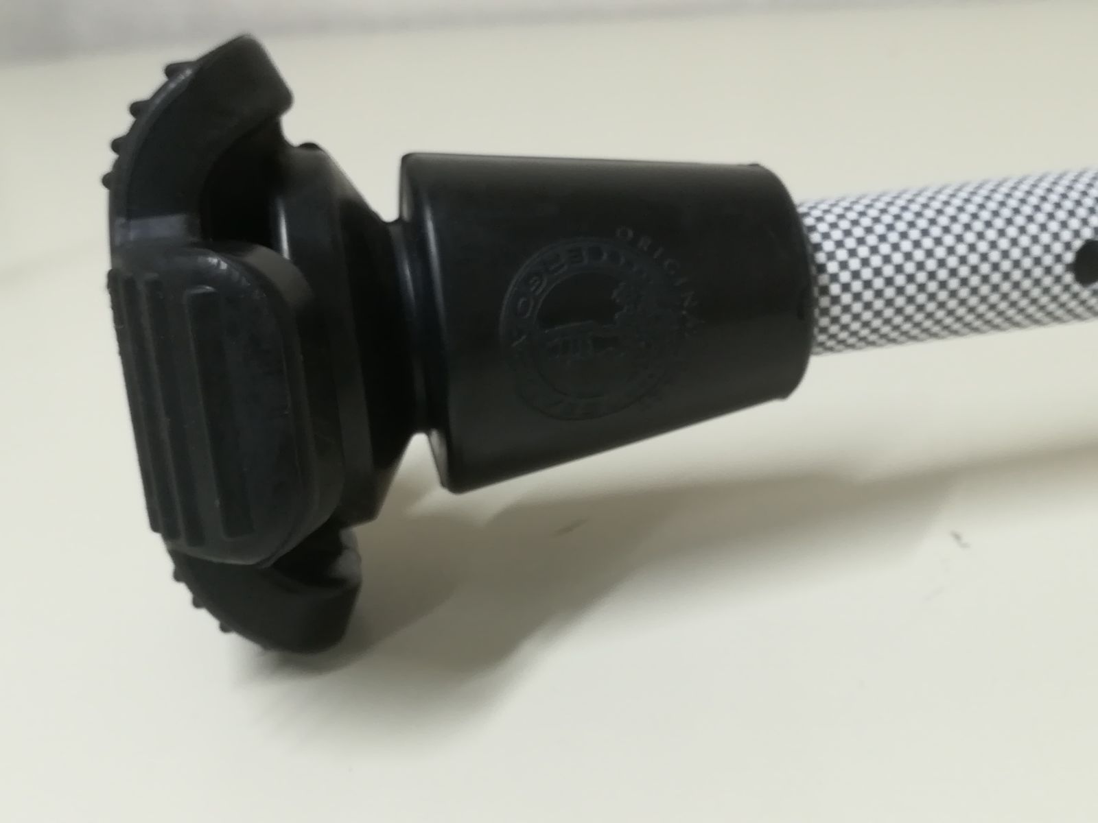 Ergoactives エルゴアクティブ Ergocane 2G 歩行補助杖 人間工学に基づいたフルアジャスタブル杖 送料無料 3310 STEELWINDOWSANDDOORS_COM