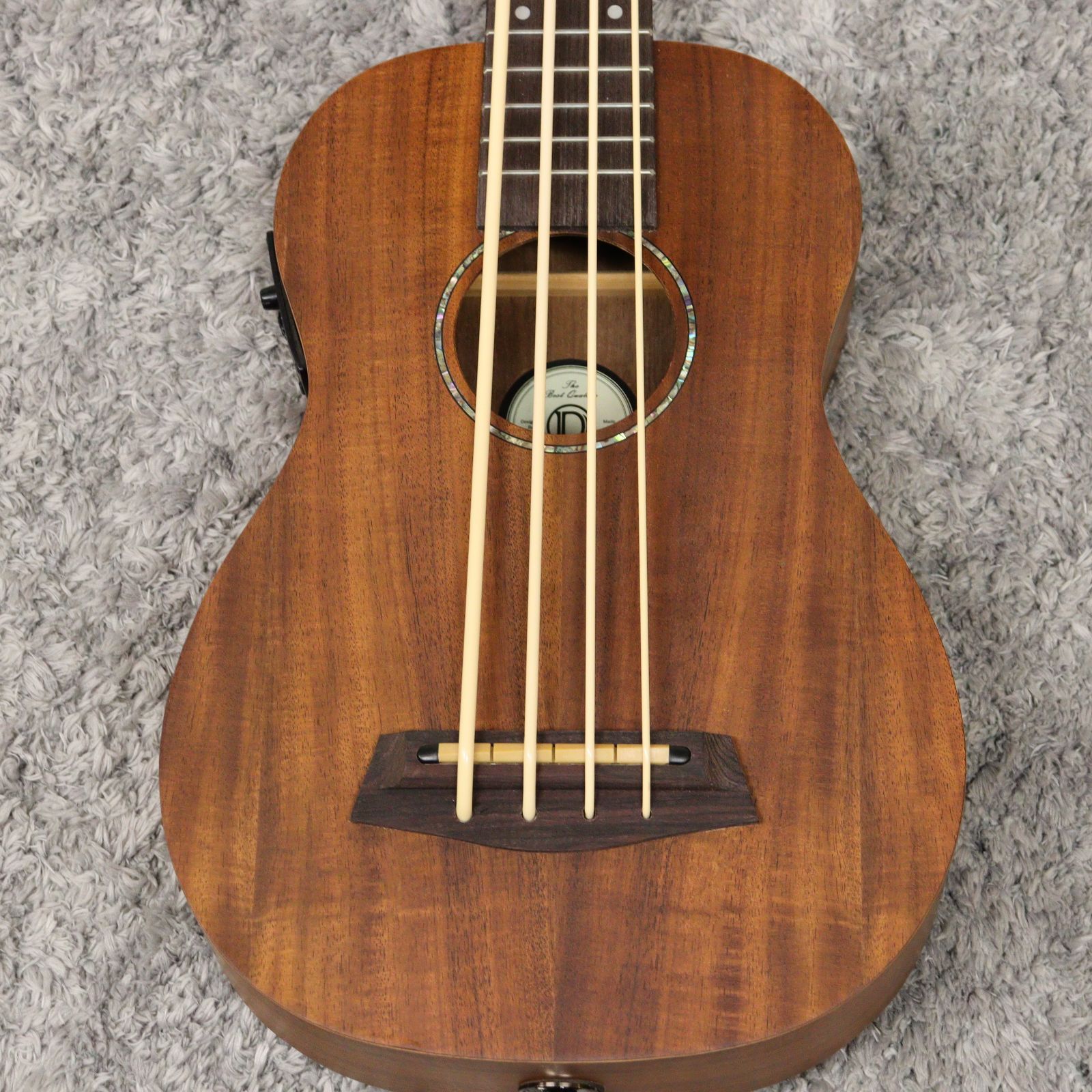 UKB-152K ウクレレベース