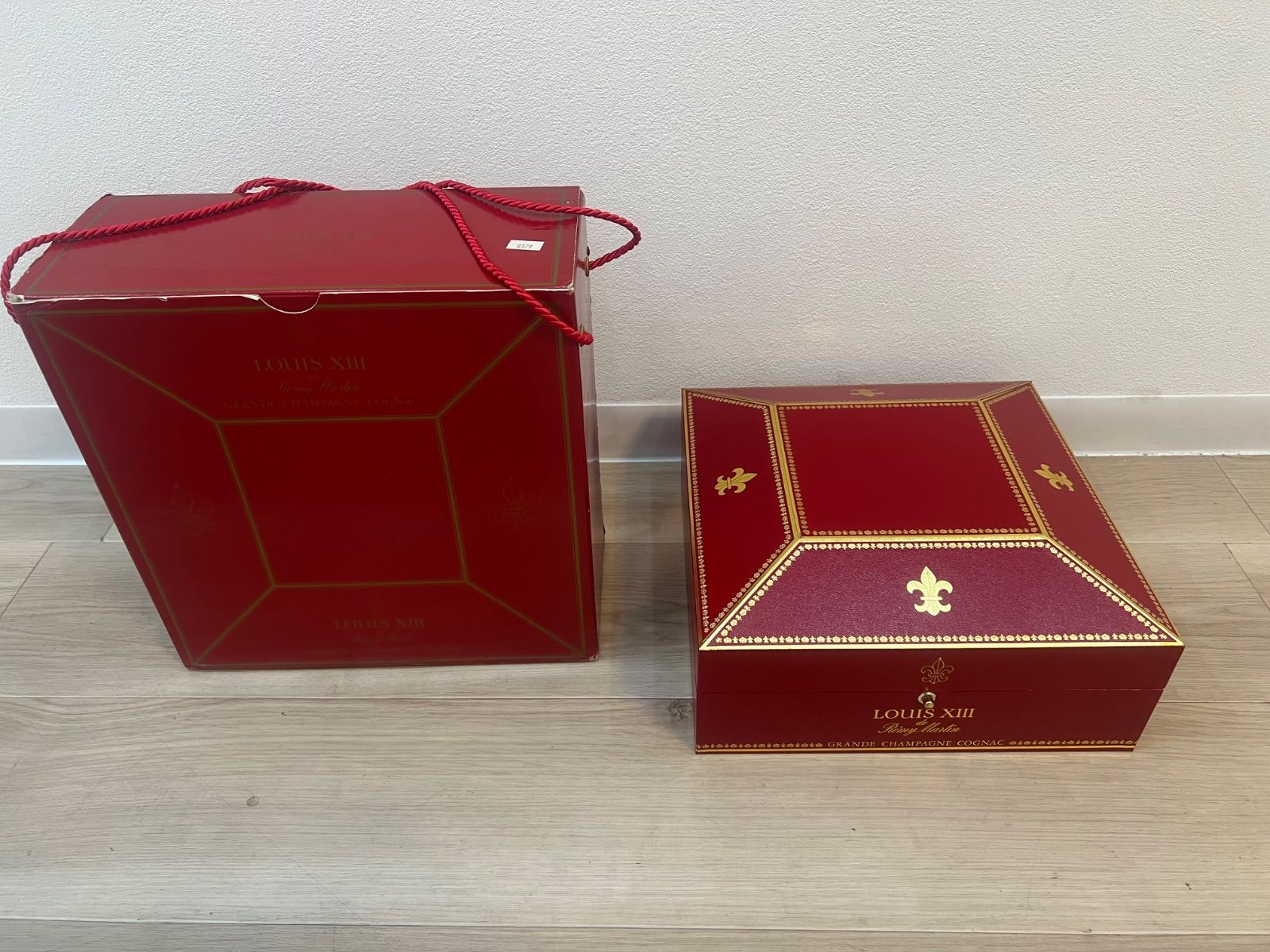 ルイ13世 空箱・冊子セット レッドボックス レミーマルタン - メルカリ