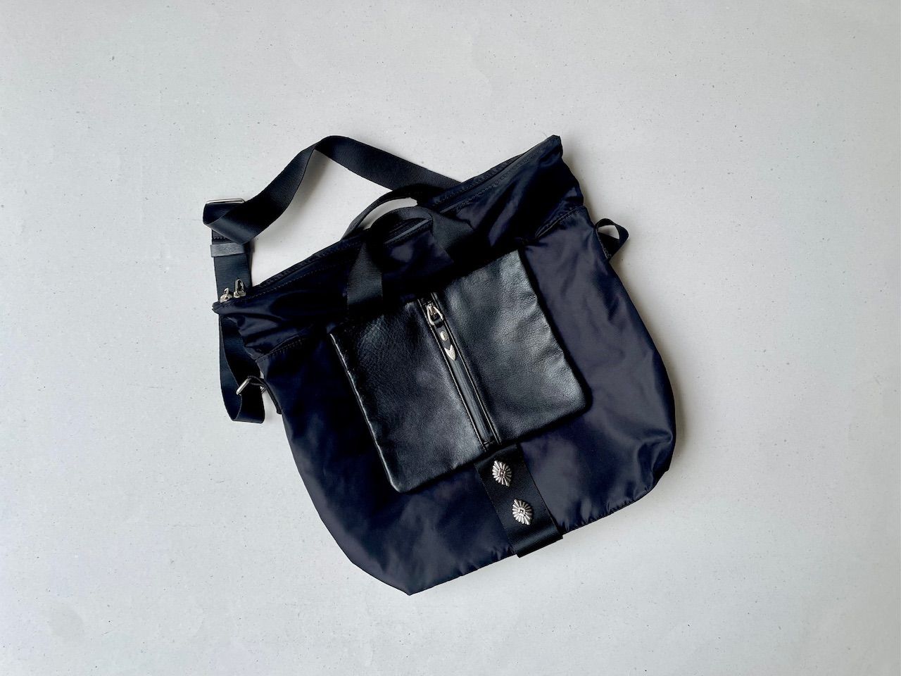 ear PAPILLONNERメタルパーツトートバッグ ear PAPILLONNER トートバッグ 「累計販売5万個突破！/WEB限定