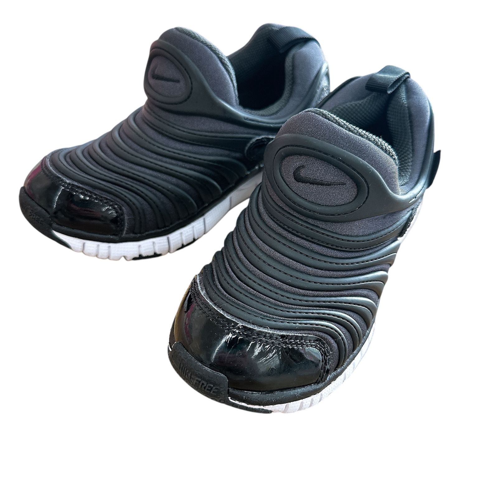 NIKE　ダイナモフリー　18cm