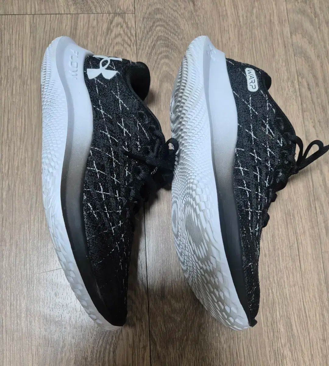 UNDER ARMOUR アンダーアーマー ランニングシューズ 235