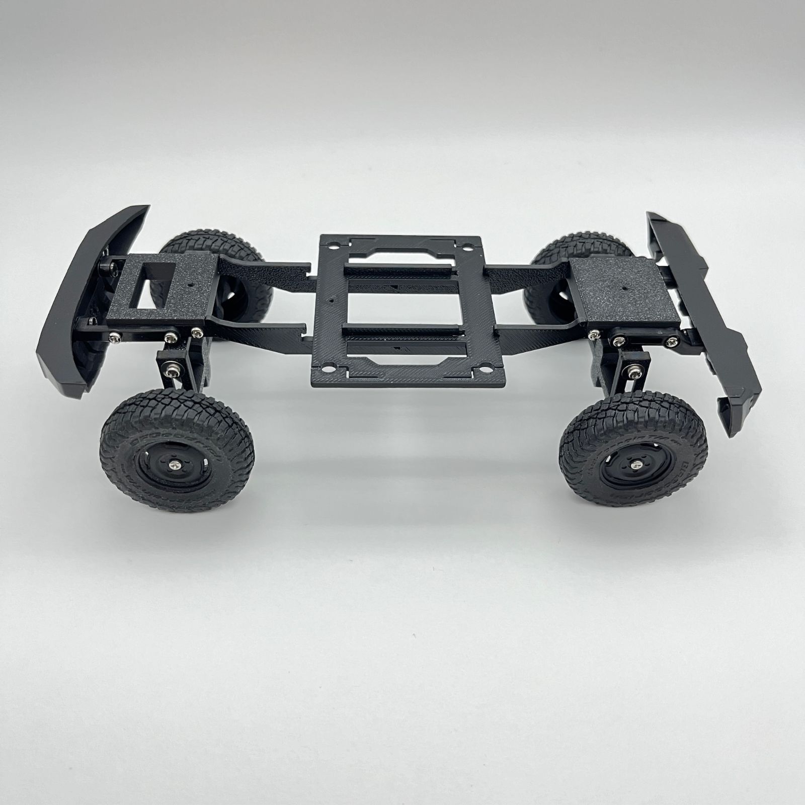 ミニッツ 4×4 用 調整式 ディスプレイシャーシ 組立キット 2台分