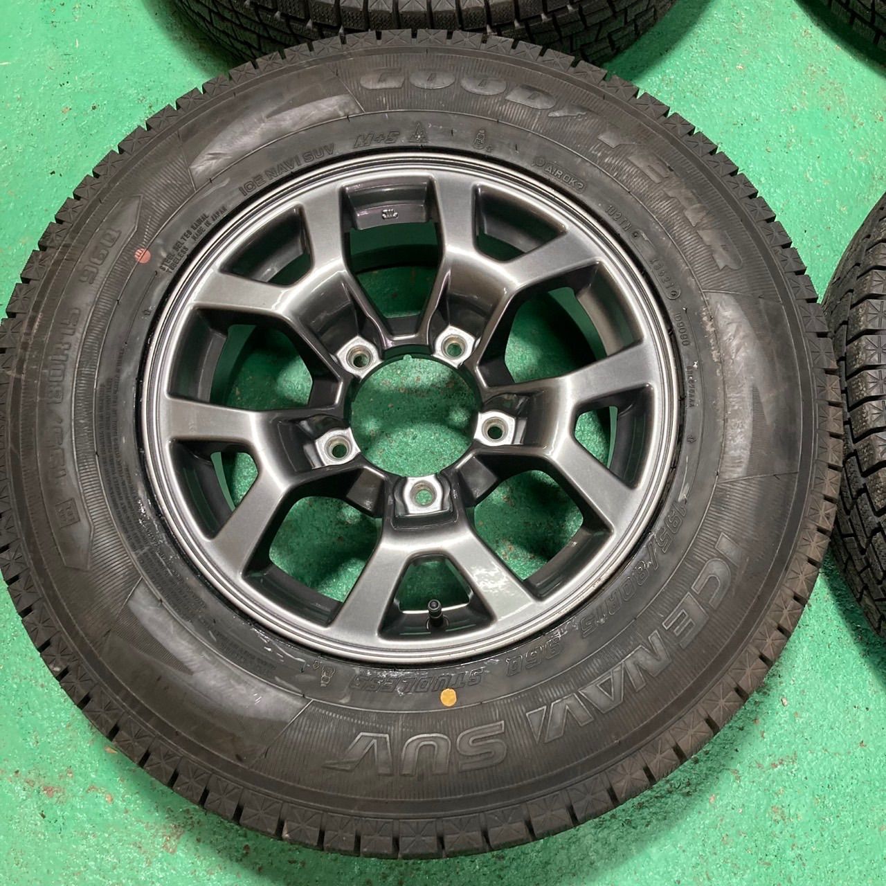 送料込☆新品グッドイヤー スタッドレス195/80R15☆ジムニーシエラ