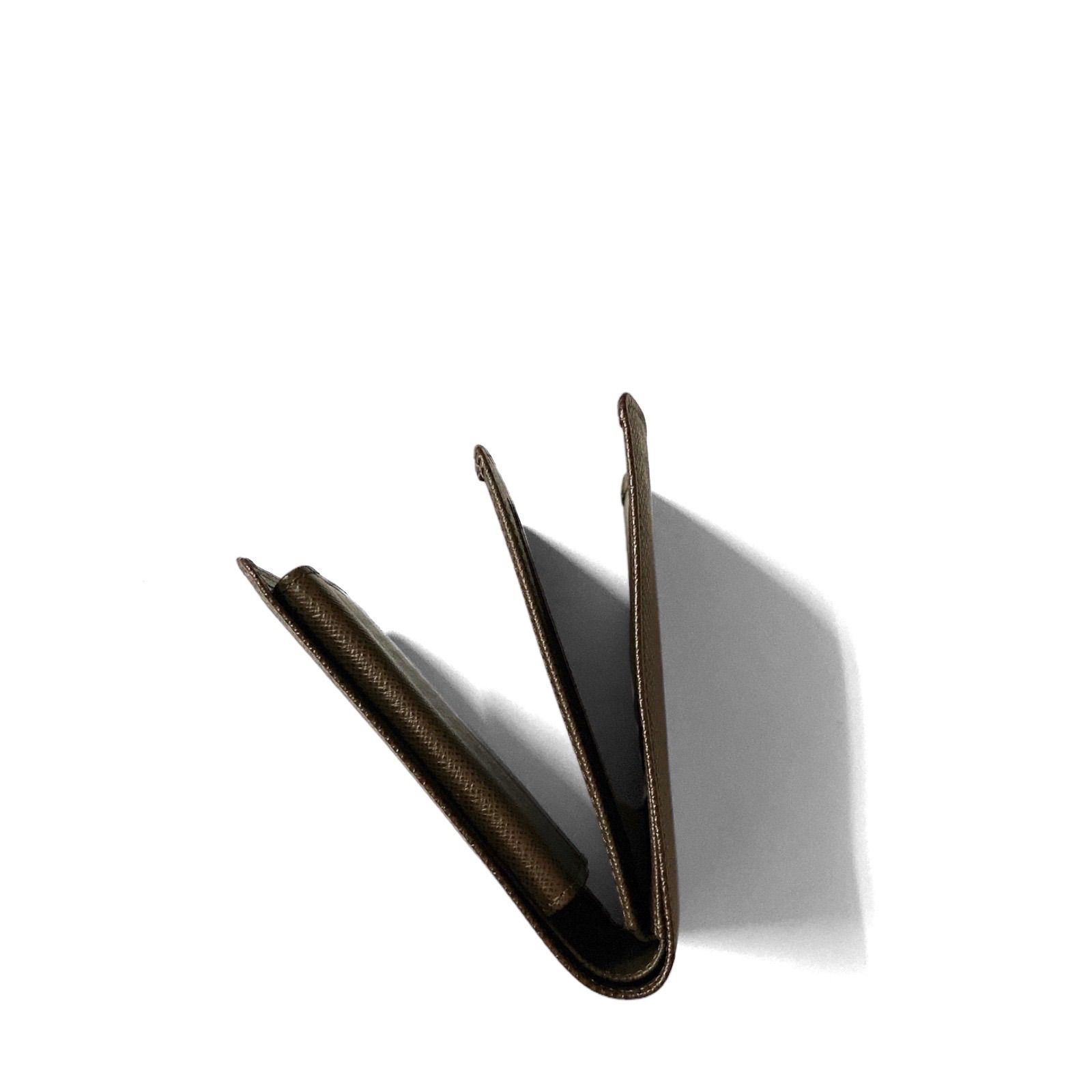 ⭐️ 美品 ルイ・ヴィトン タイガ フロリン 二つ折り財布 ブラック 鑑定済 美品 LOUIS VUITTON ルイヴィトン タイガ 二つ折り財布 フロリン