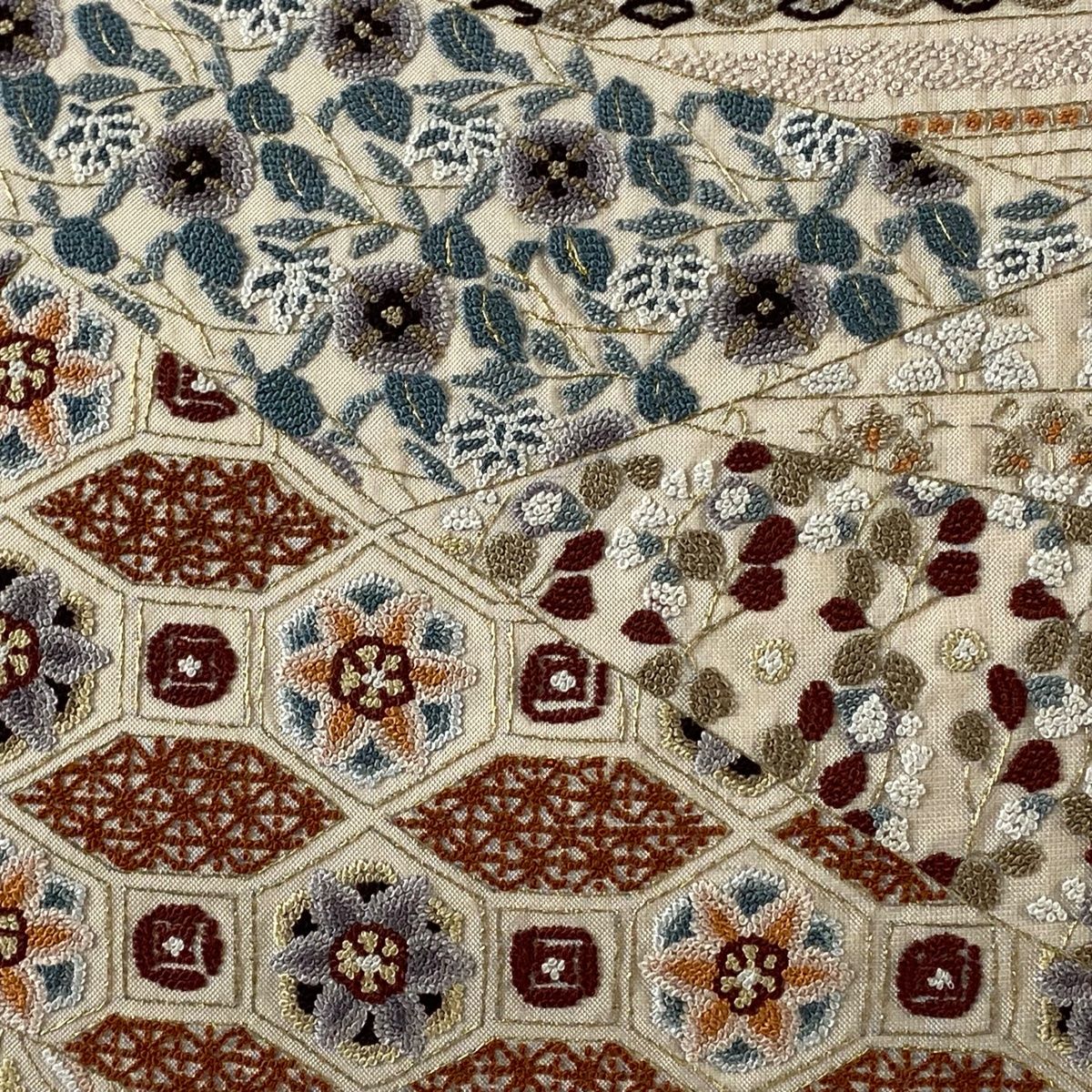 袋帯 美品 逸品 有職文様 草花 相良刺繍 金糸 ベージュ 全通