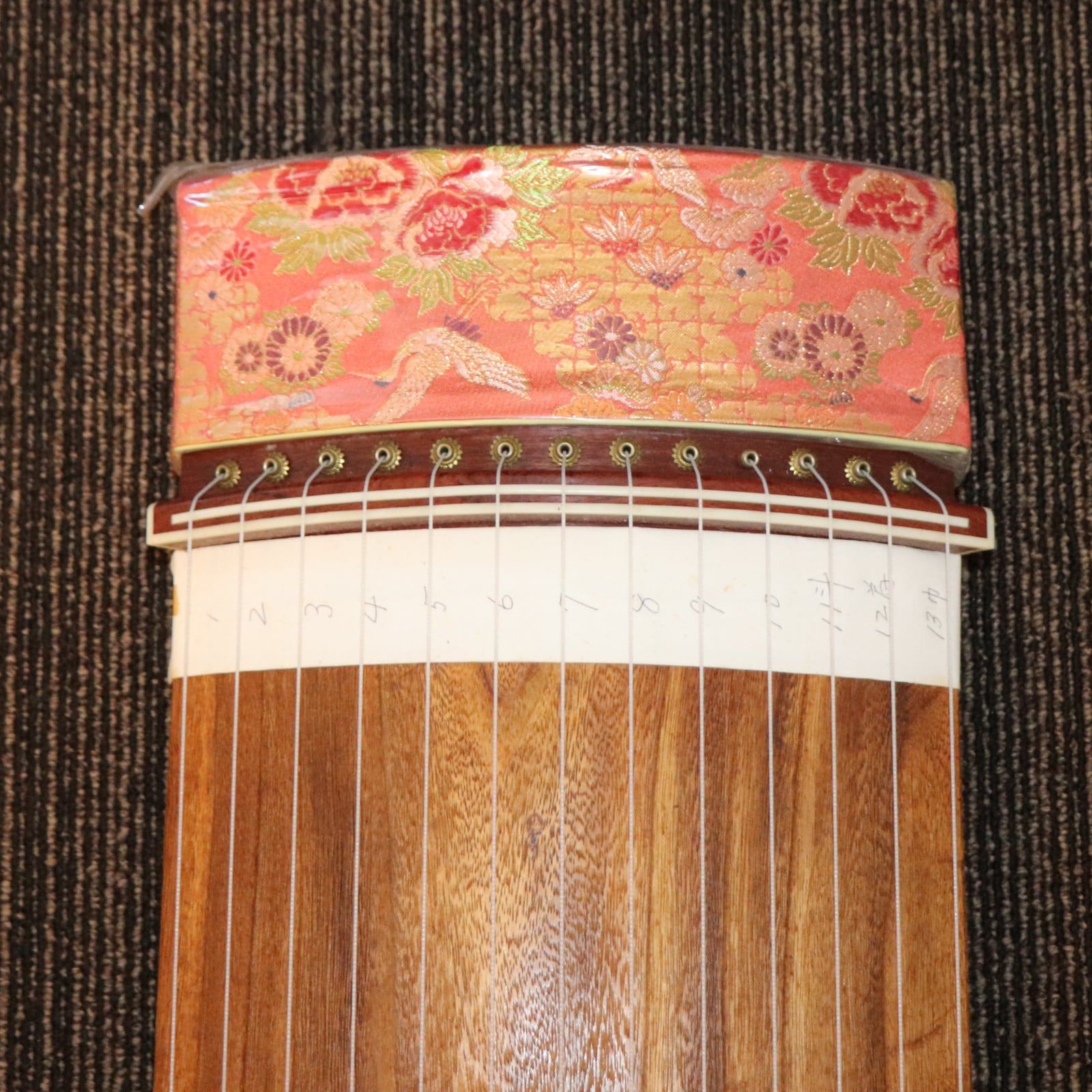 A*c様 琴 13弦 全長約184㎝ 琴柱あり 茶 伝統楽器 和楽器 弦楽器 試 琴・13弦・184㎝・琴柱なし・和楽器・No.210223-25・梱包サイズ