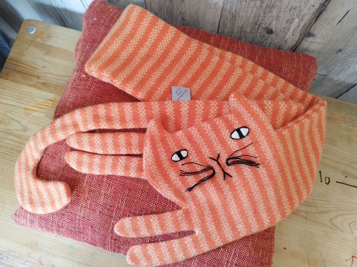 Donna Wilson】ねこのジンジマフラー｜スコットランド製