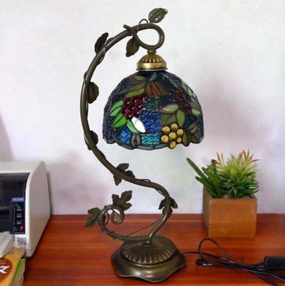 感溢れる ステンドグラスランプ アンティーク調 ティファニー テーブルランプ ナイトスタンド レトロ デスクライト 受注生産品