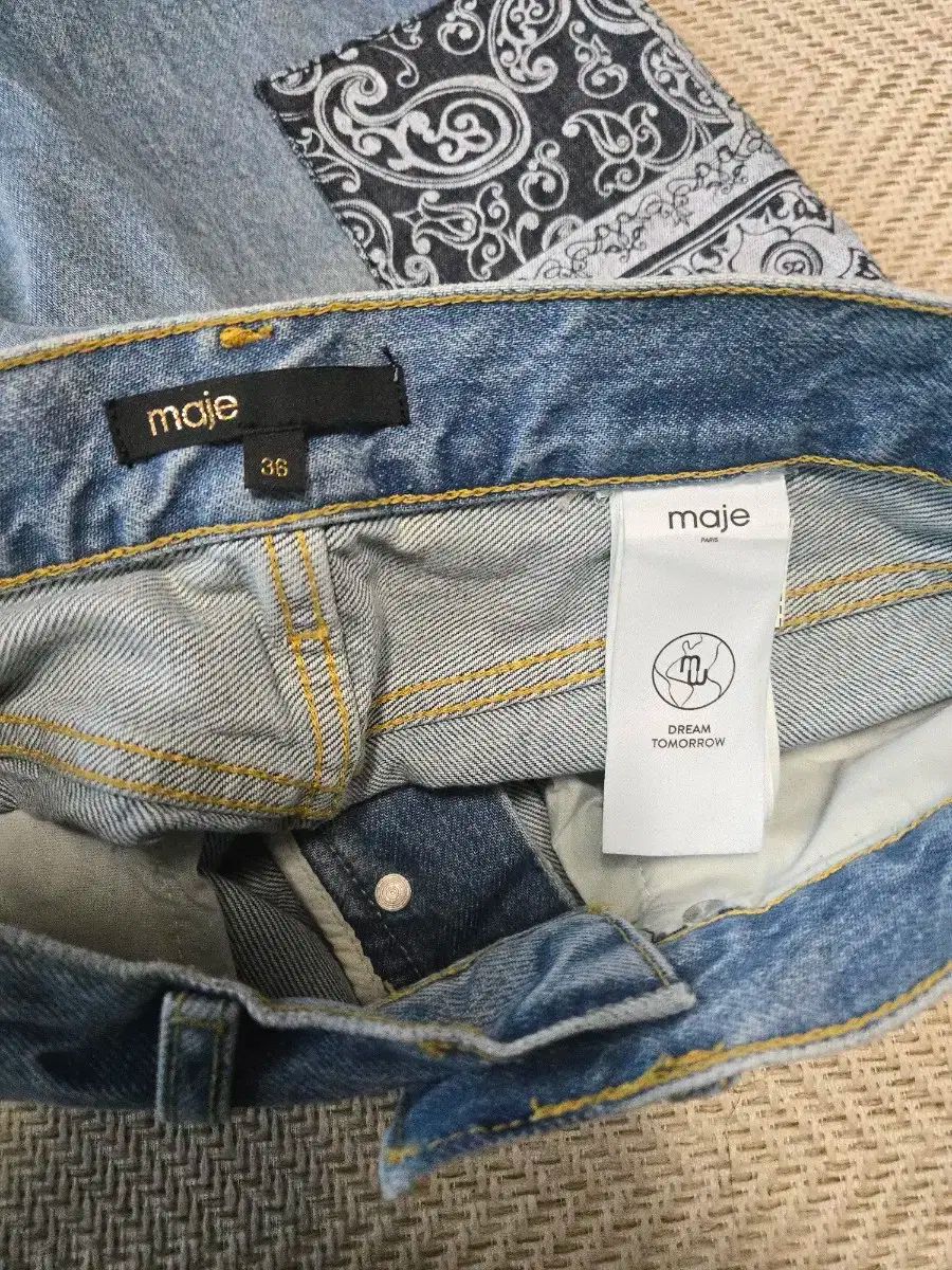 見逃さないでください。 maje マージュ maje バンダナ パッチワーク ブーツカット セルビッジ ジーン FR 36 ボトムス