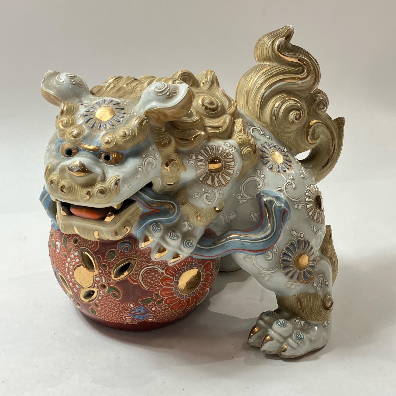 九谷焼 玉乗り獅子 陶器 工芸品 狛犬 開運 縁起物 魔除け 2493 九谷焼 玉乗り獅子 狛犬 シーサー 置物 開運 魔除け 縁起物