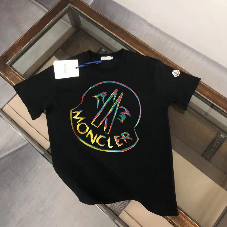 未使用、タグ付き)モンクレールMONCLER マルチカラーロゴTシャツ 未使用、タグ付き)モンクレールMONCLER マルチカラーロゴTシャツ