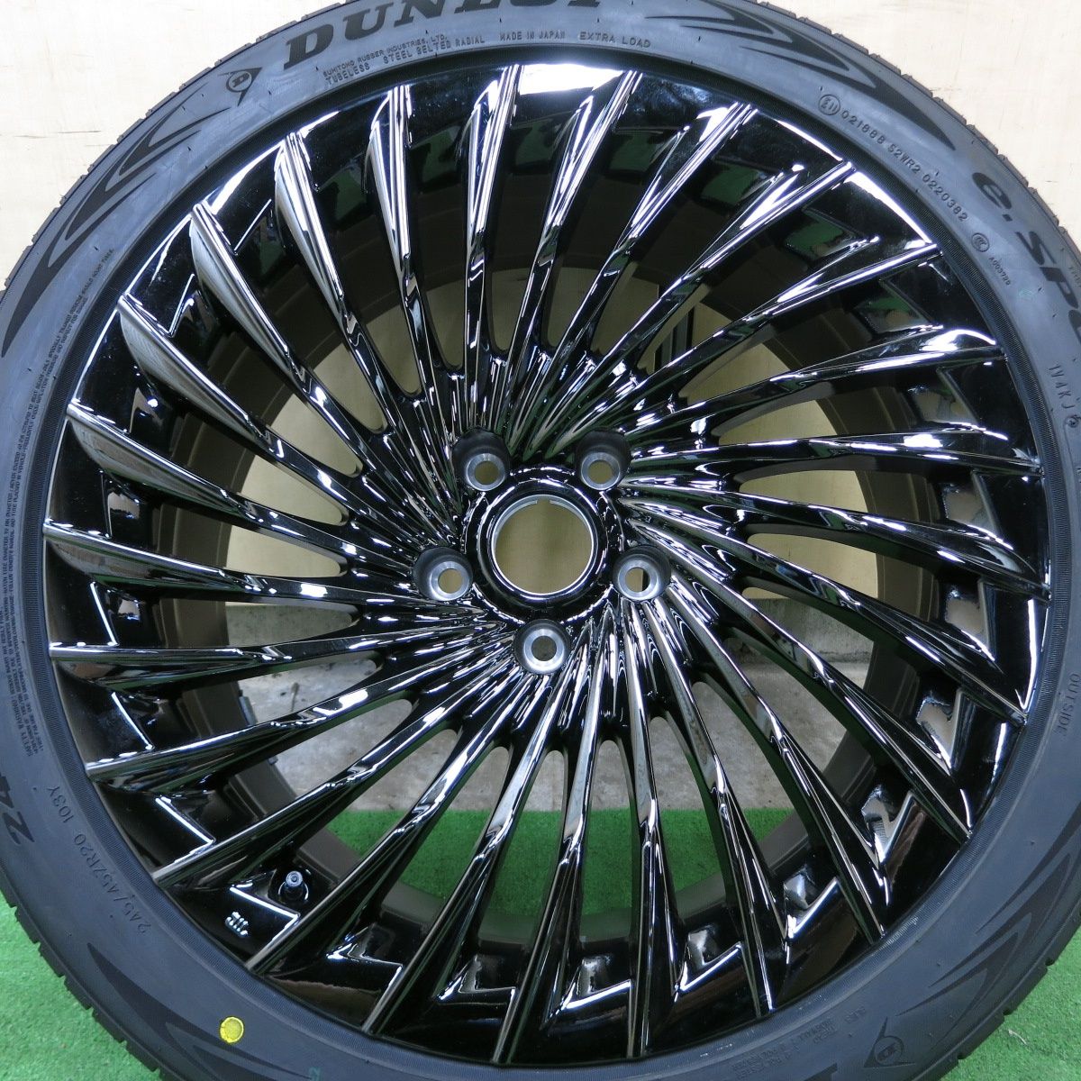 【美品 トヨタ クラウン セダン 純正 20インチ サテンブラック 4本】 美品 トヨタ クラウン セダン 純正 20インチ ソリッドブラック 4本