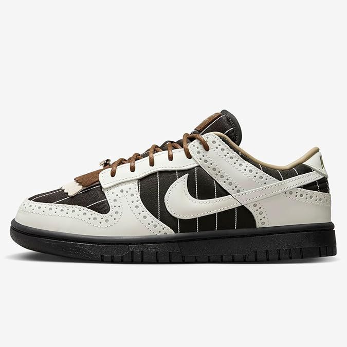 ナイキ] WMNS DUNK LOW LX BROGUE BLACK/SUMMIT WHITE fv3642-010