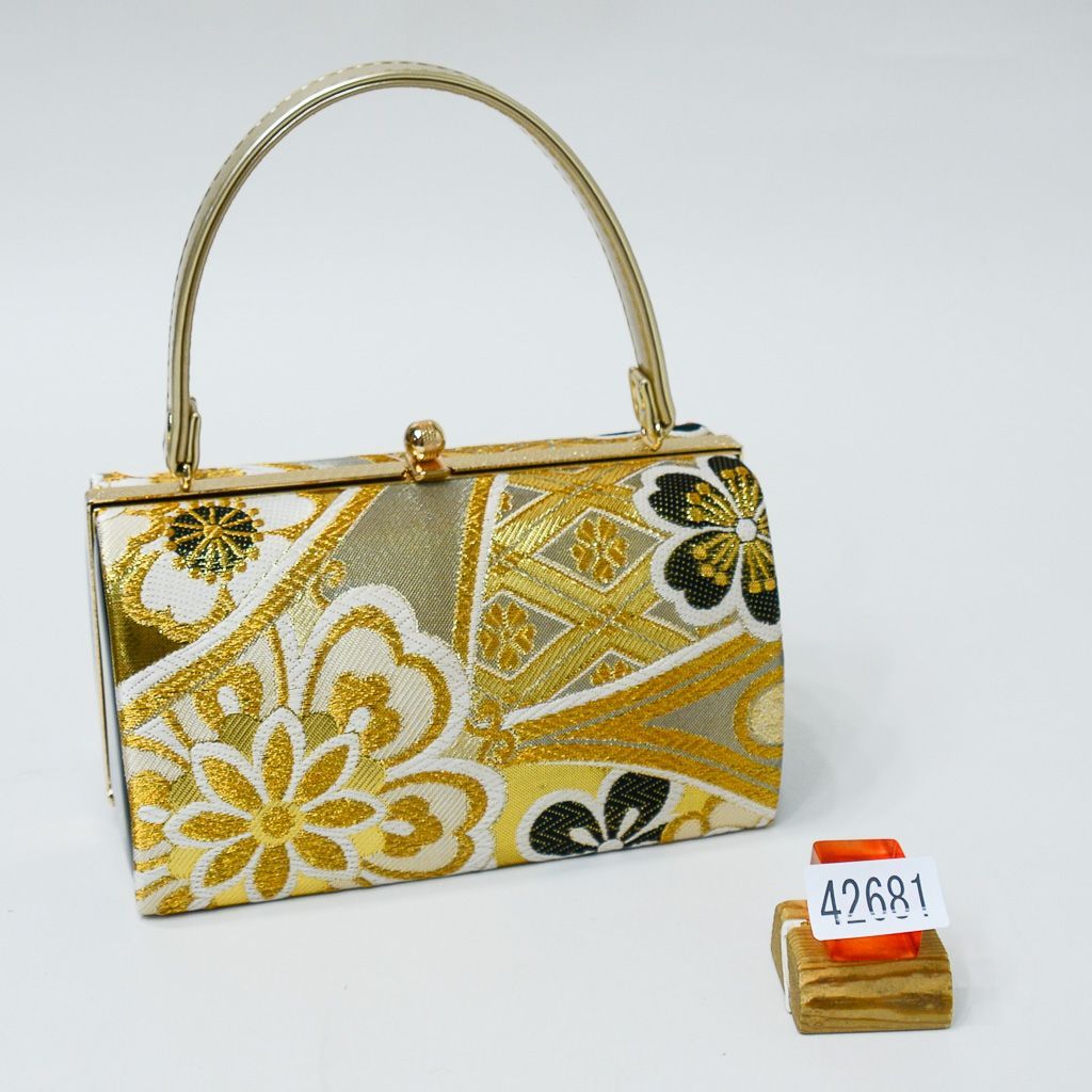 草履バッグセット 帯地 三段 フリーサイズ 24cm 適合足サイズ22.5~24.5cm 金色×黒色 振袖 成人式 結婚式 NO42681