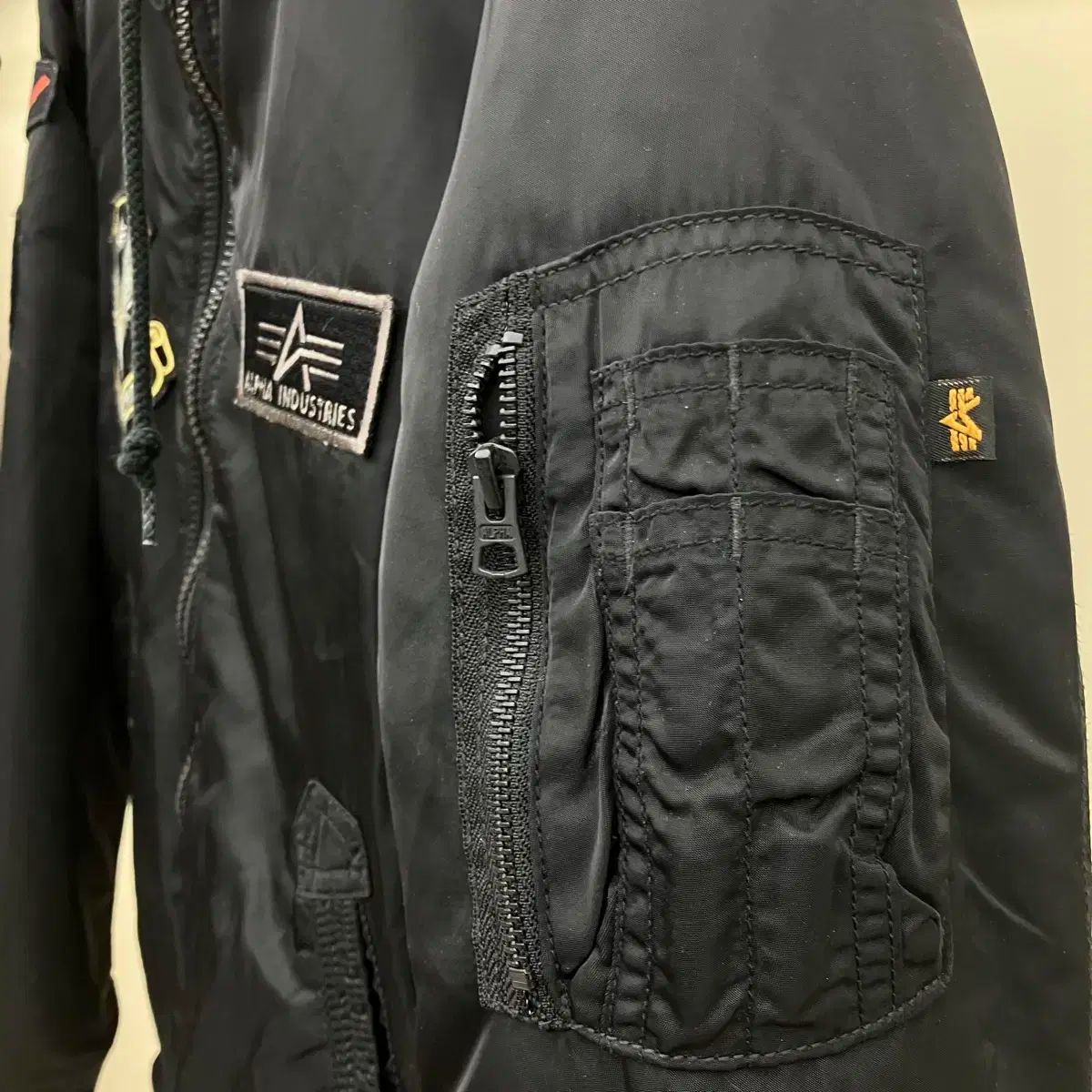 アルファ インダストリーズ