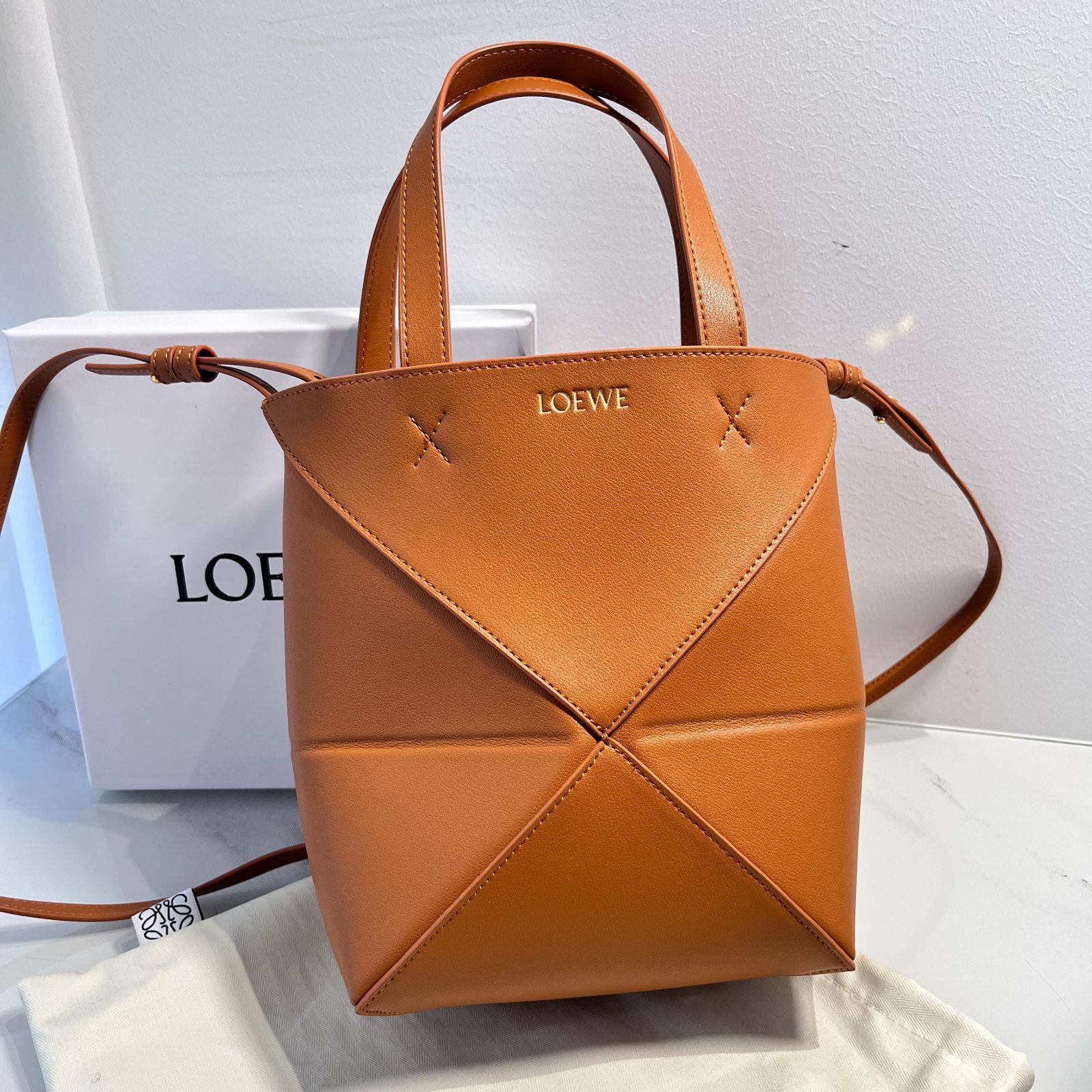 LOEWE パズル フォルド トートバッグ レザー ミニ - メルカリ