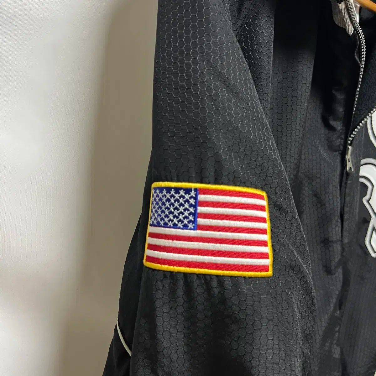  M マジェスティック シカゴ ホワイトソックス ブラック スタジアム ジャケット アウター その他 ウェア