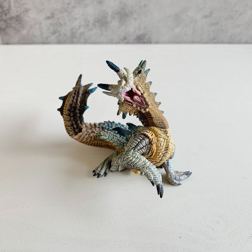 モンスターハンター ラギアクルス フィギュア モンスターハンター」シリーズから海竜ラギアクルスと雷狼竜