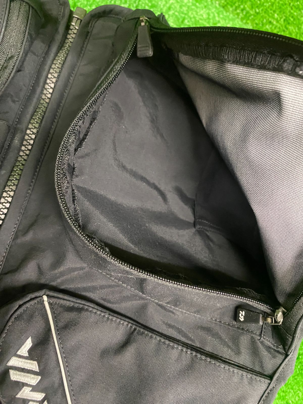 WHIPLASH FACTORY カーキ タクティカルベスト 雷魚 使用感あり 公式