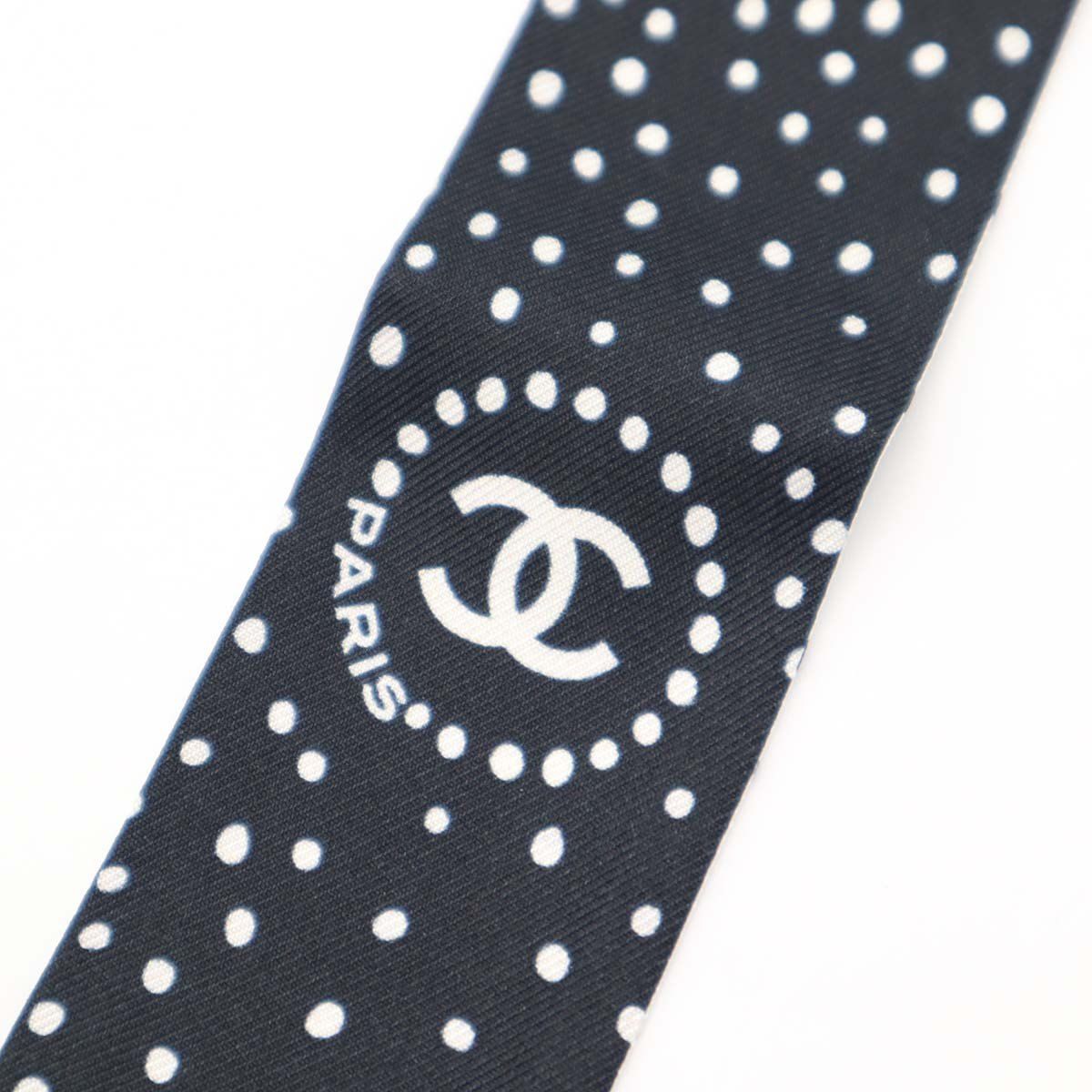 CHANEL 黒 スカーフ ロゴ 水玉 G-DRAGON着用☆ロゴ柄がオシャレ◎【CHANEL】25P スカーフ