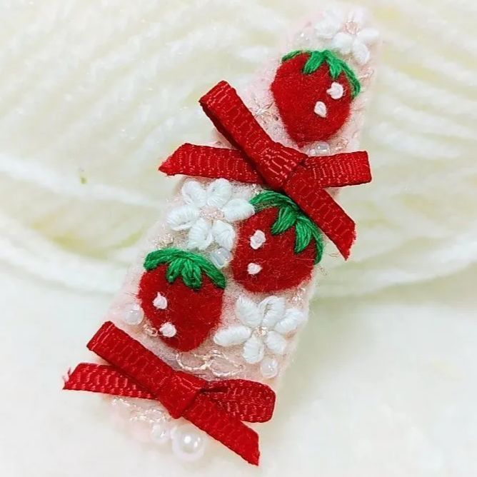 いちごキラキラうさぎちゃん♡5センチパッチンピン 【公式通販】