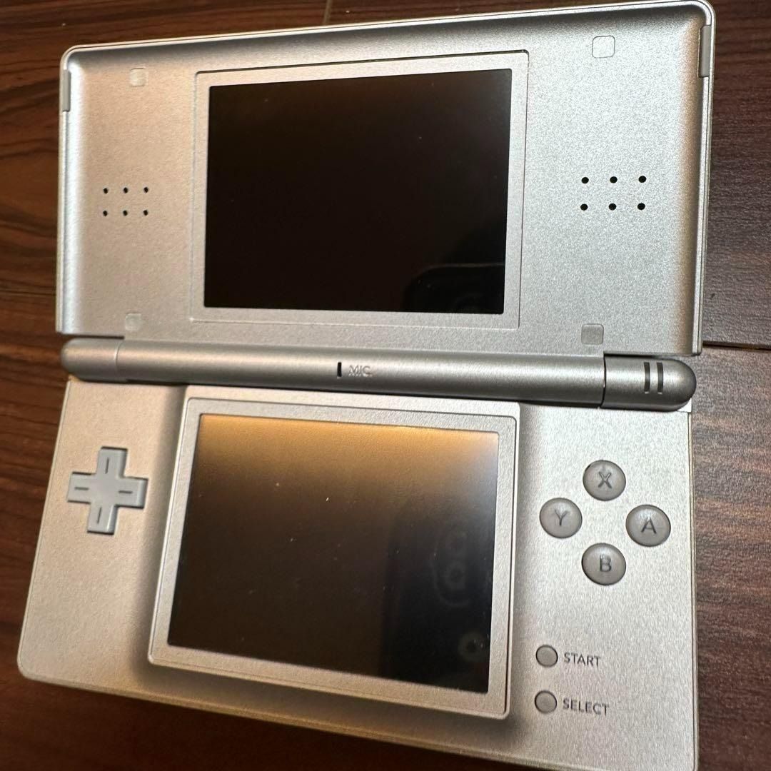 グロスシルバー