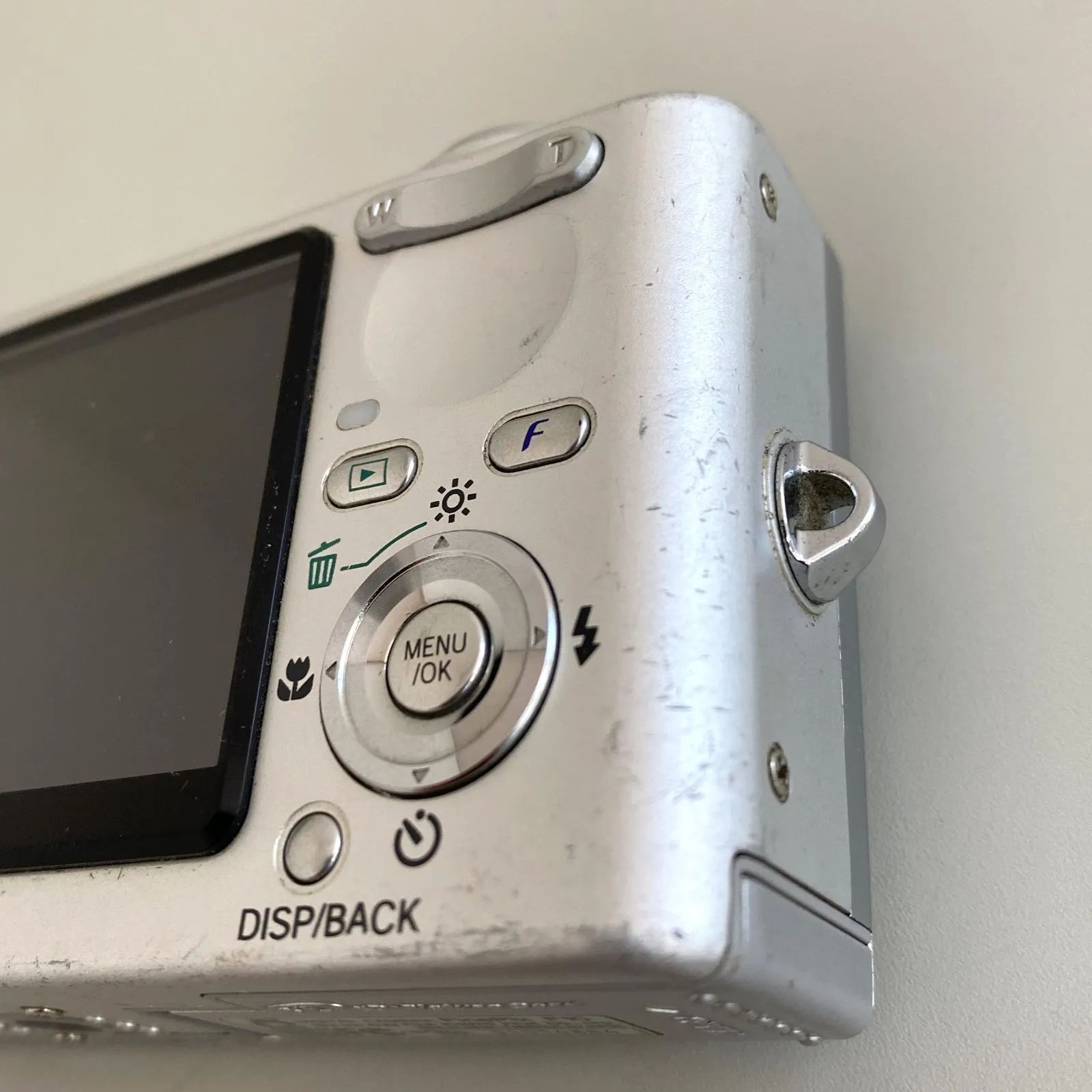 GT1【ジャンク品】 FUJIFILM 富士フィルム コンパクトデジタルカメラ FinePix F10