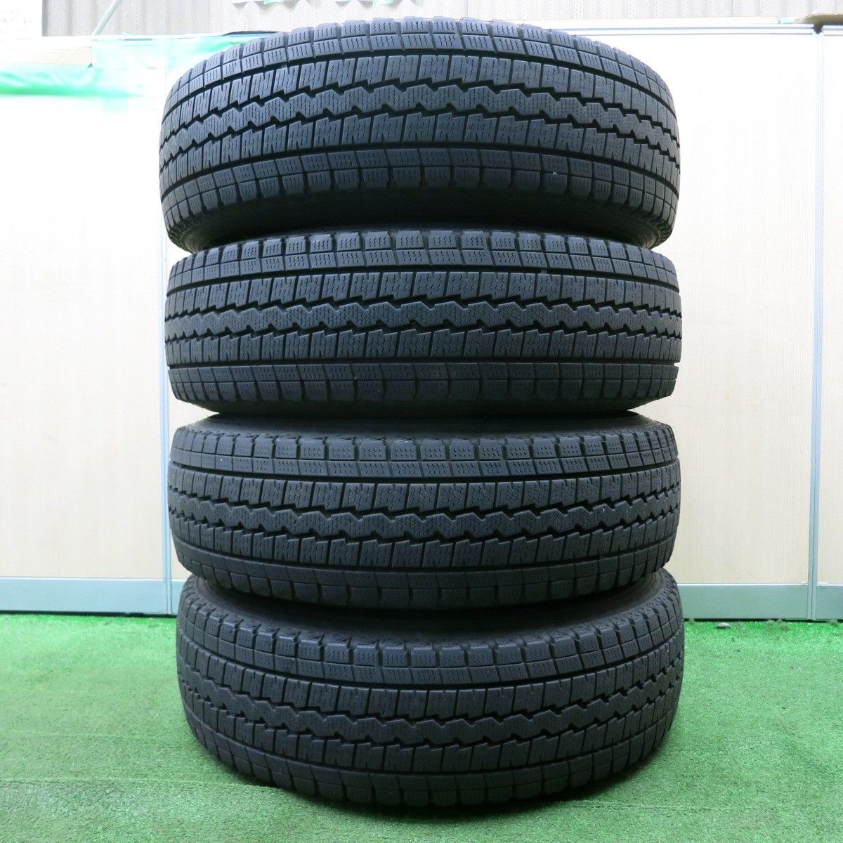 送料無料* バリ溝！キレイ！9分☆ハイエース等 195/80R15 Off 