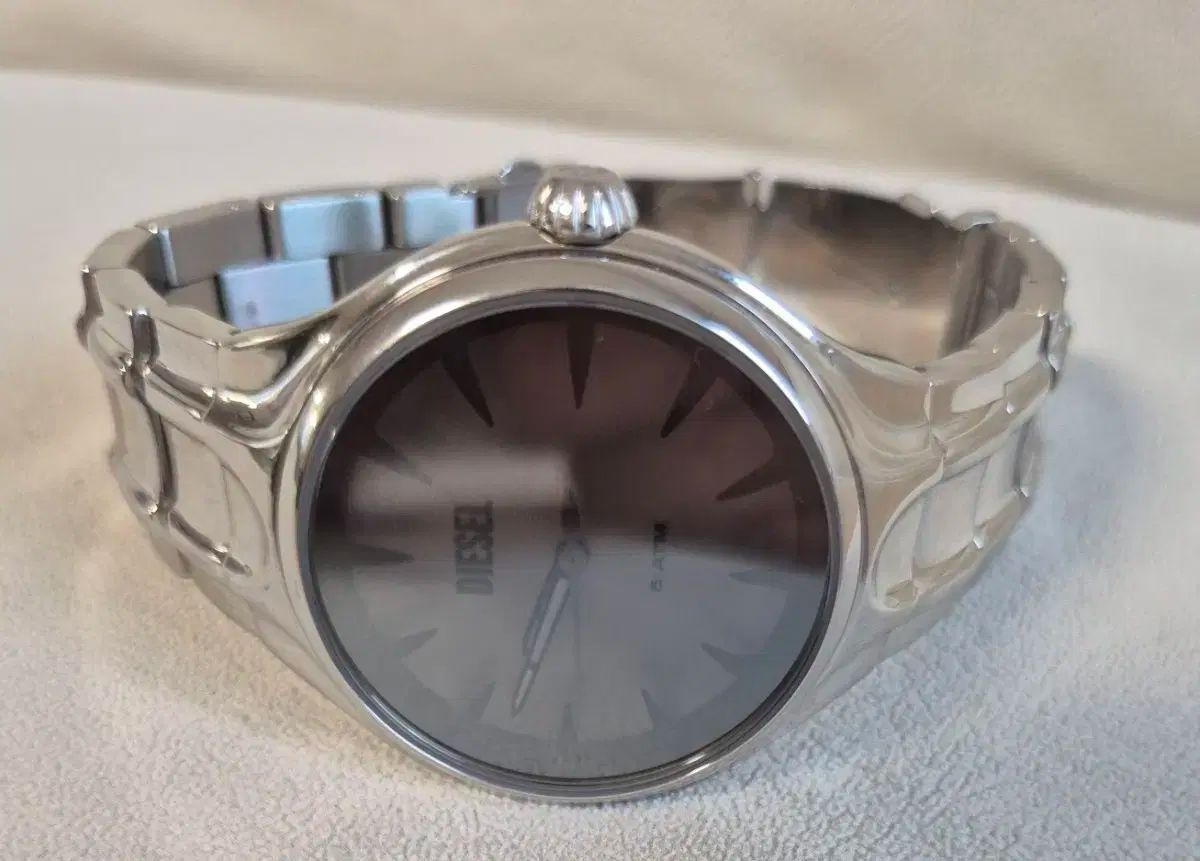 DIESEL ディーゼル 時計 悲鳴 新バージョン オークリーデザイン