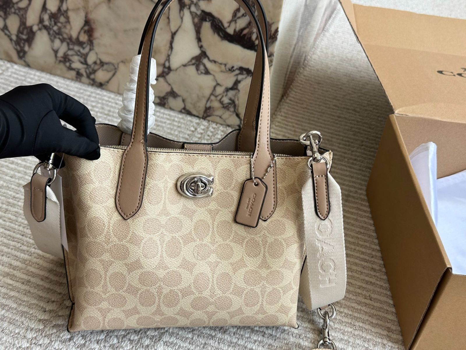 【COACHブティック】おすすめ●スペシャルな名品●カシン トート COACHブティック】おすすめ○スペシャルな名品○カシン トート