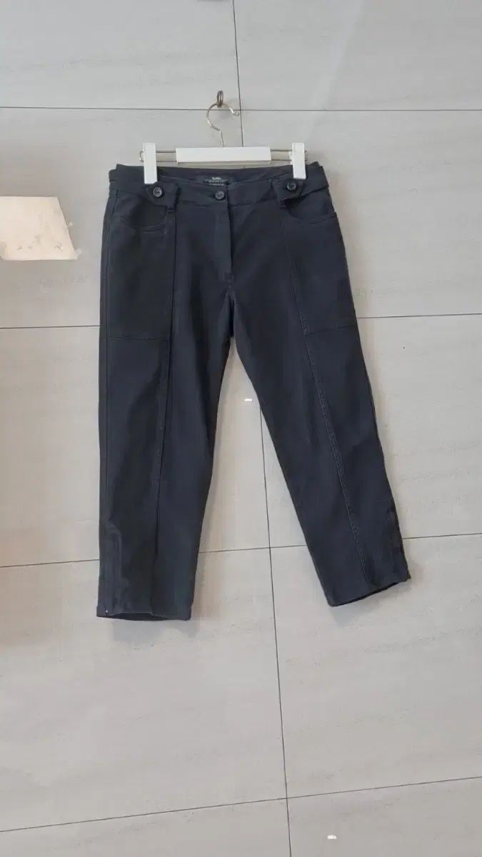 MAX MARA マックスマーラ 週末 W4 クロップフィット 黒 パンツ